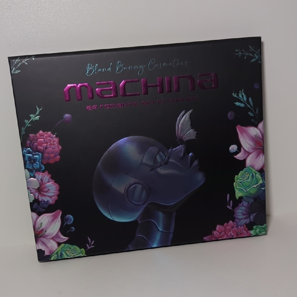 BlendBunny Machina Eyeshadow Palette - Picture 3 of 3